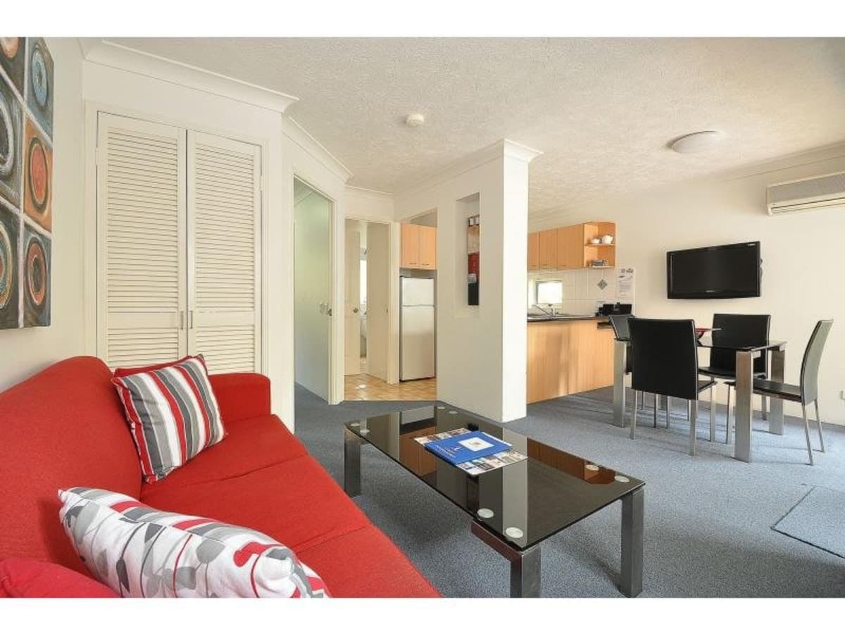 8/21 Peerless Avenue, MERMAID BEACH, Mermaid Beach - Image 1