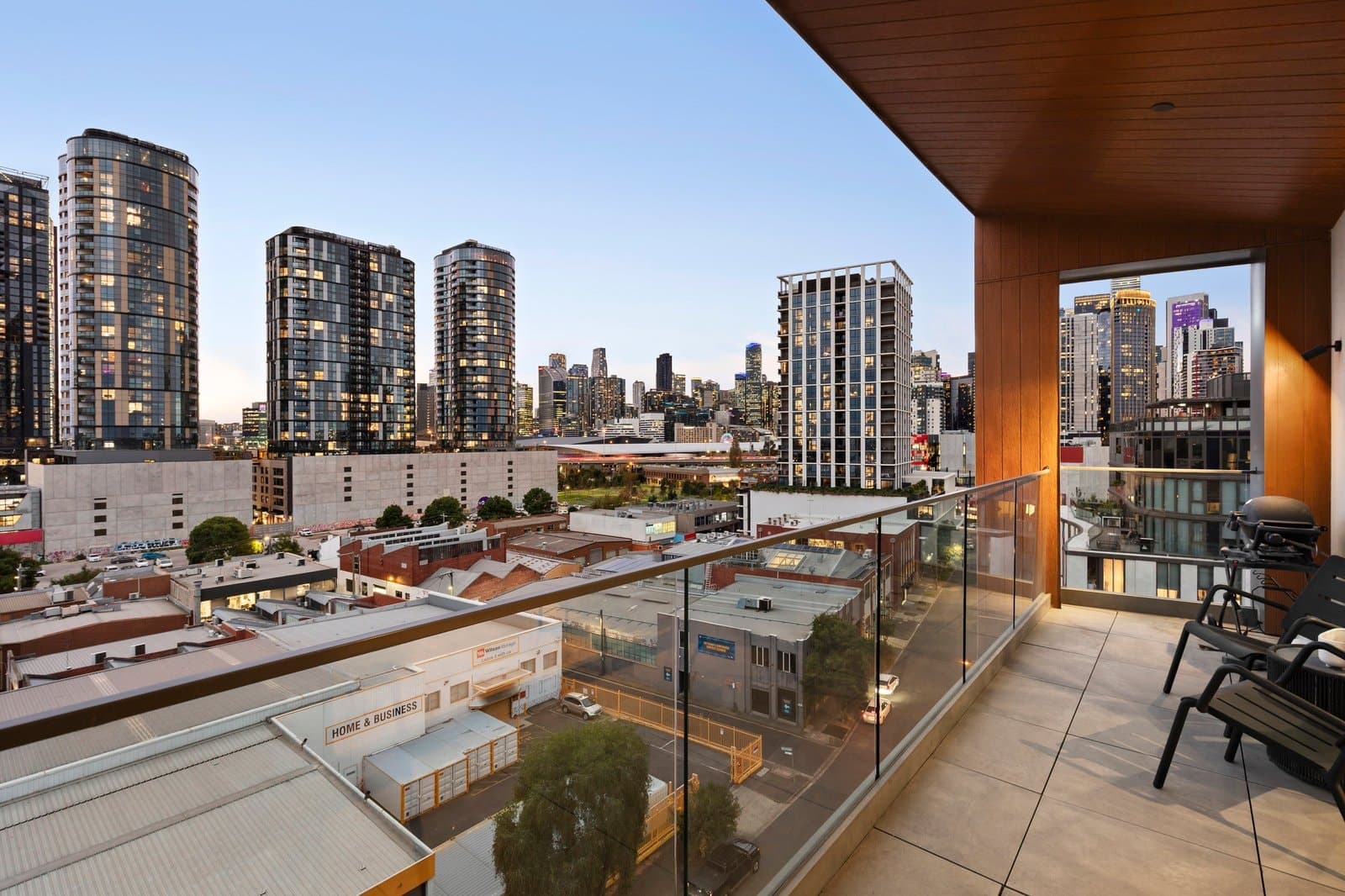 703/51 Thistlethwaite Street, South Melbourne - Thumbnail 2