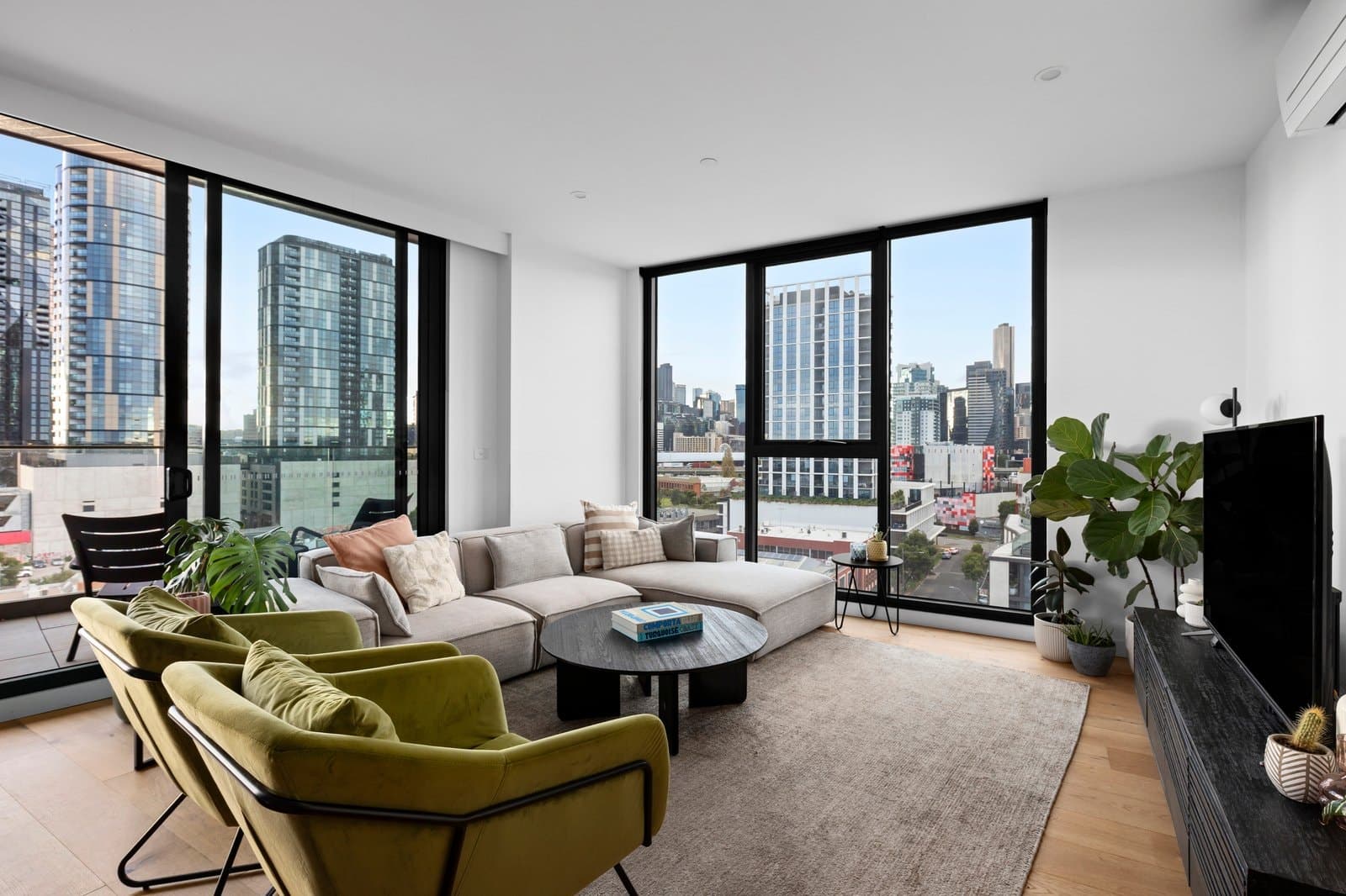 703/51 Thistlethwaite Street, South Melbourne - Thumbnail 4