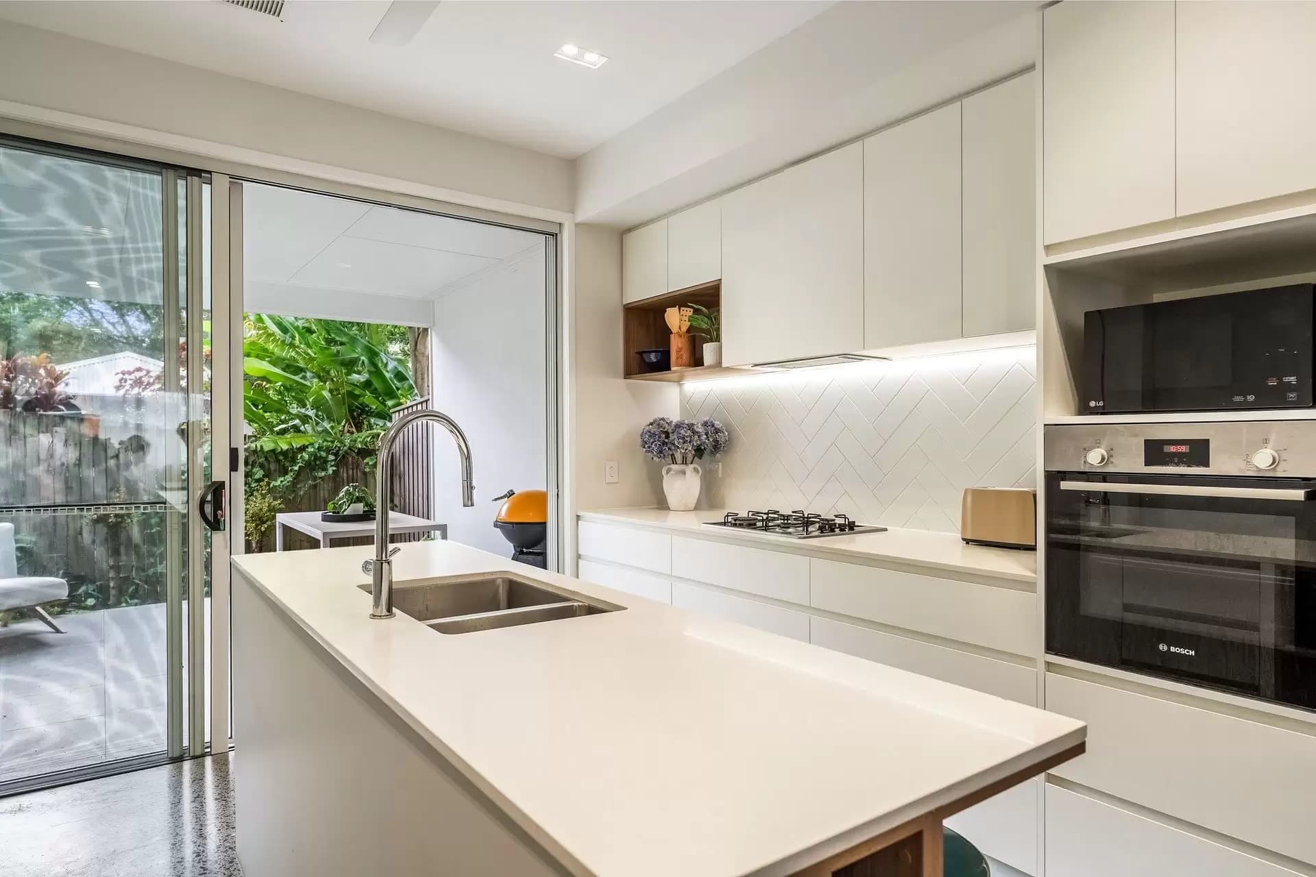 2/113 Paterson Street, Byron Bay, Byron Bay - Thumbnail 3