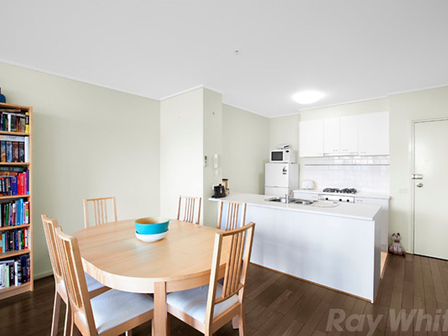 307/28 Bank Street, South Melbourne, South Melbourne - Thumbnail 2