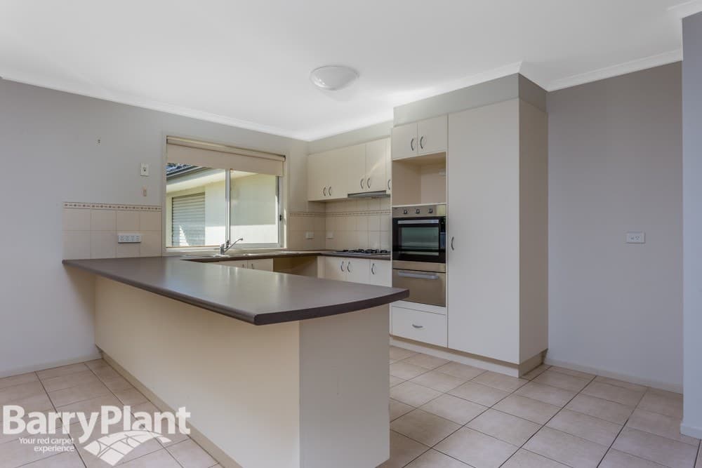 13 Morning Close, Sanctuary Lakes, VIC 3030, Point Cook - Thumbnail 2