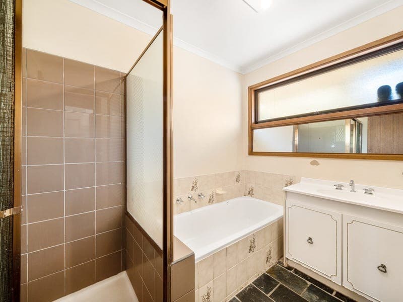 19 Cloverdale Drive, Corio, VIC 3214, Corio - Thumbnail 5