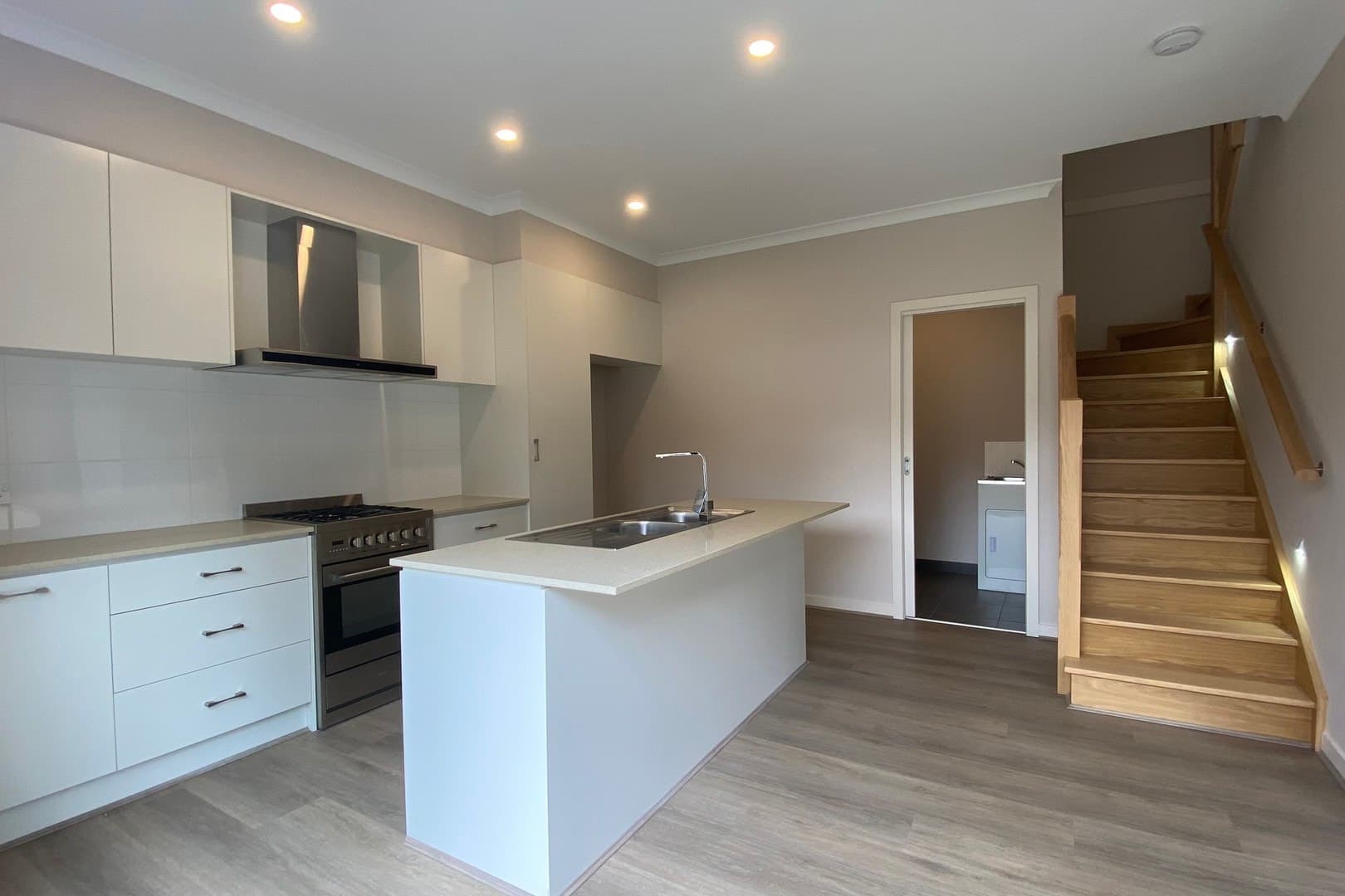 33 Dwyer Avenue, Reservoir, VIC 3073, Reservoir - Thumbnail 4
