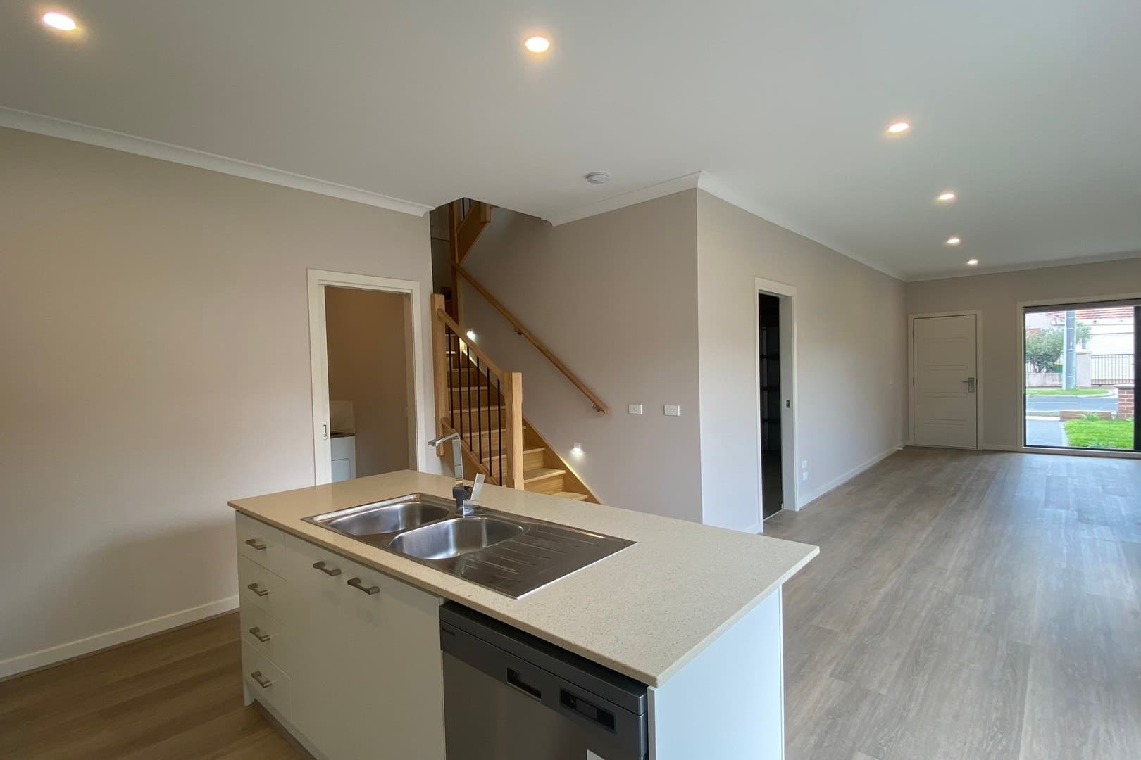 33 Dwyer Avenue, Reservoir, VIC 3073, Reservoir - Thumbnail 6