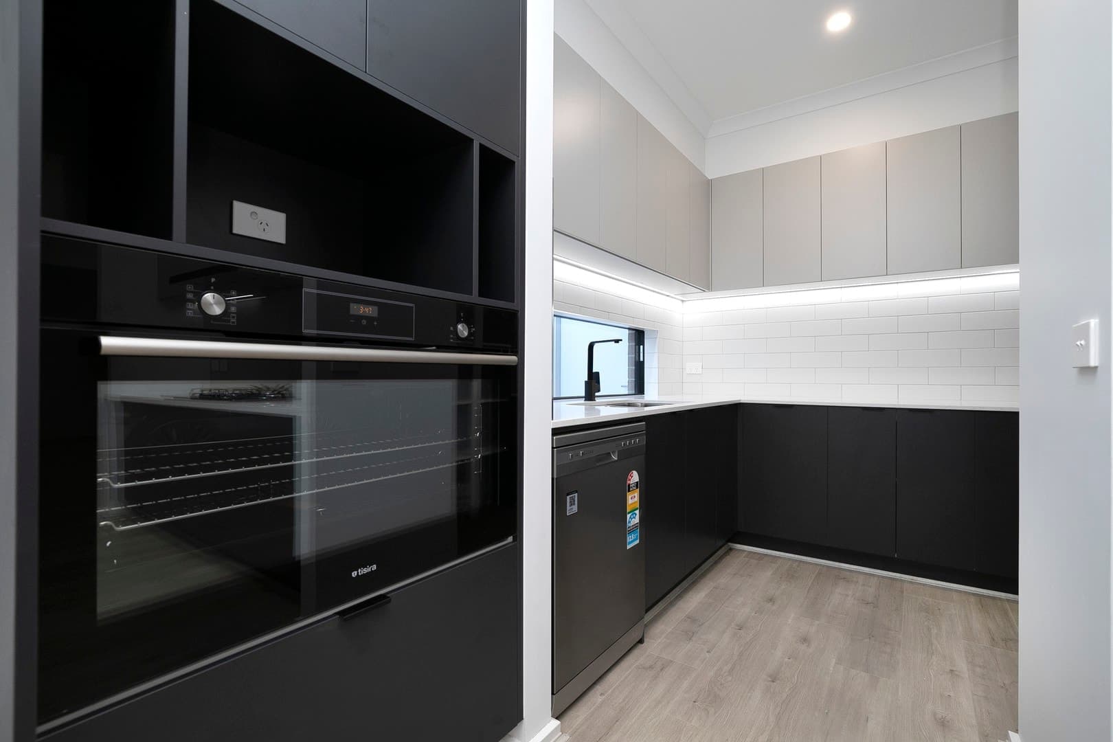 73 Dominion Drive, Burnside, VIC 3023, Burnside - Thumbnail 7
