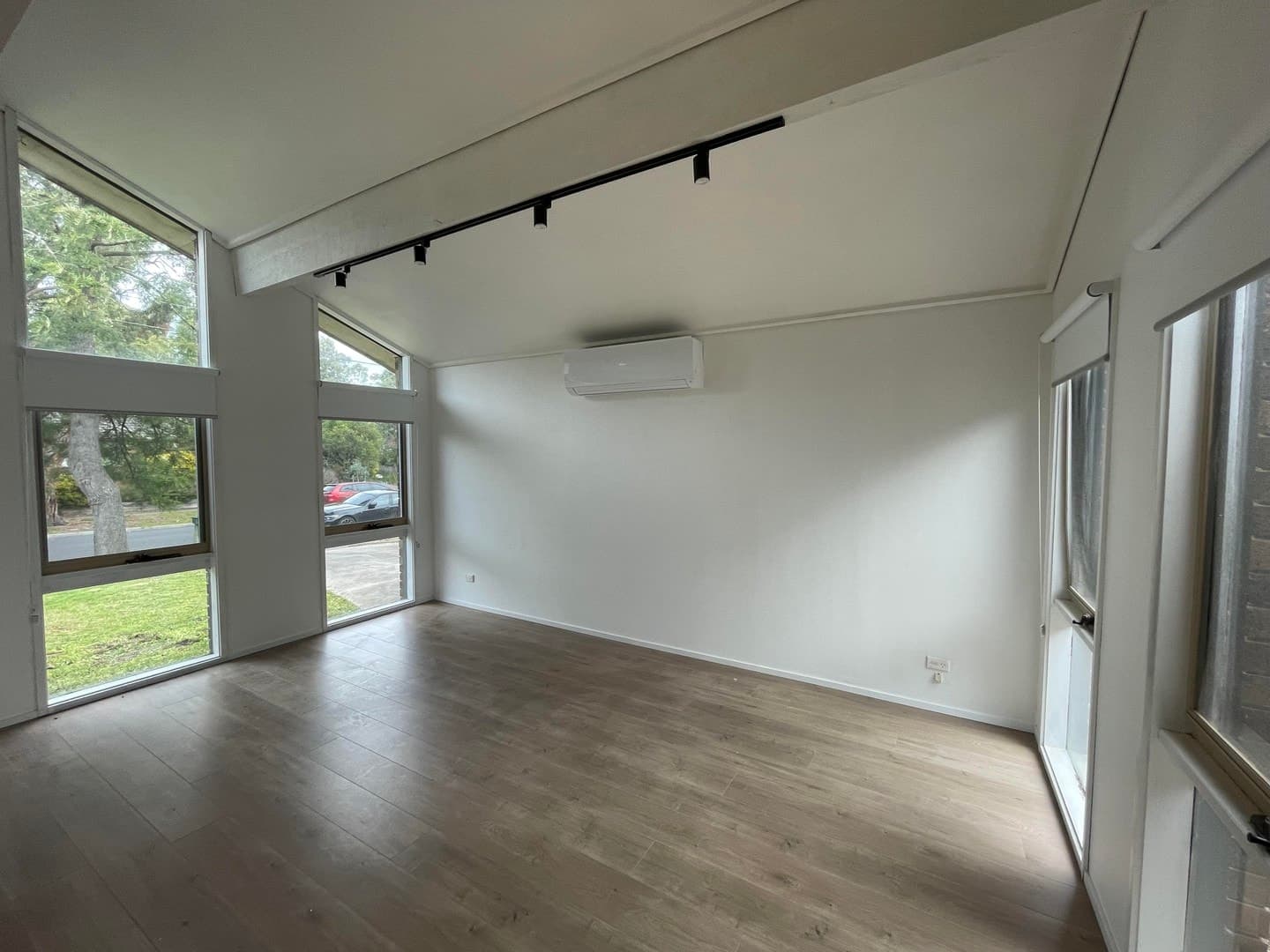 47 Toolimerin Avenue, Bayswater North, VIC 3153, Bayswater North - Thumbnail 2