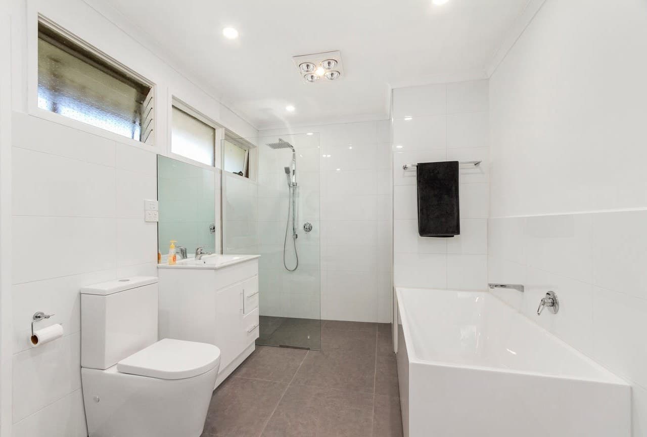 102 Rickards Avenue North, Knoxfield, VIC 3180, Knoxfield - Thumbnail 2