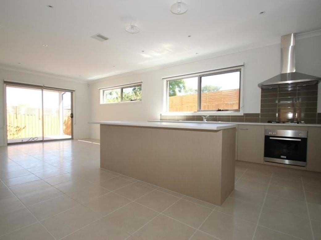 2/19 Milloo Crescent, Mount Waverley, VIC 3149, Mount Waverley - Image 1
