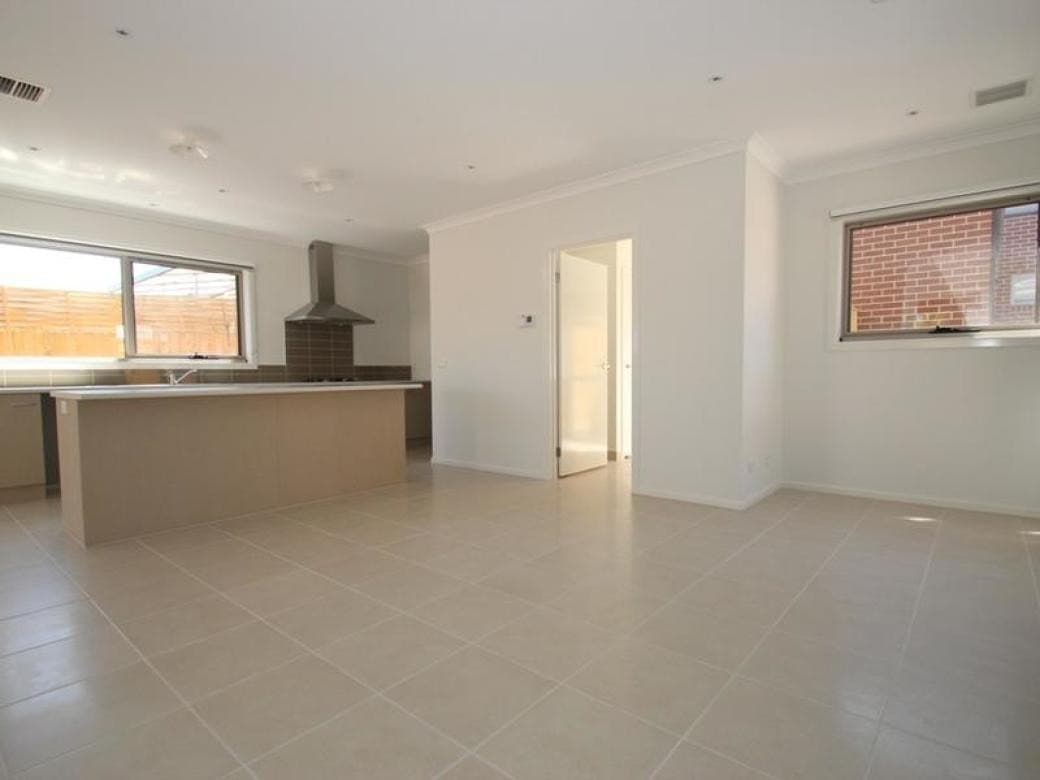 2/19 Milloo Crescent, Mount Waverley, VIC 3149, Mount Waverley - Thumbnail 2