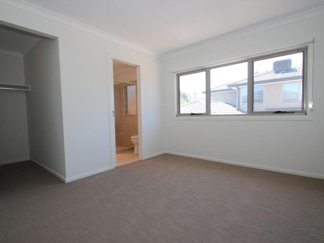2/19 Milloo Crescent, Mount Waverley, VIC 3149, Mount Waverley - Thumbnail 4