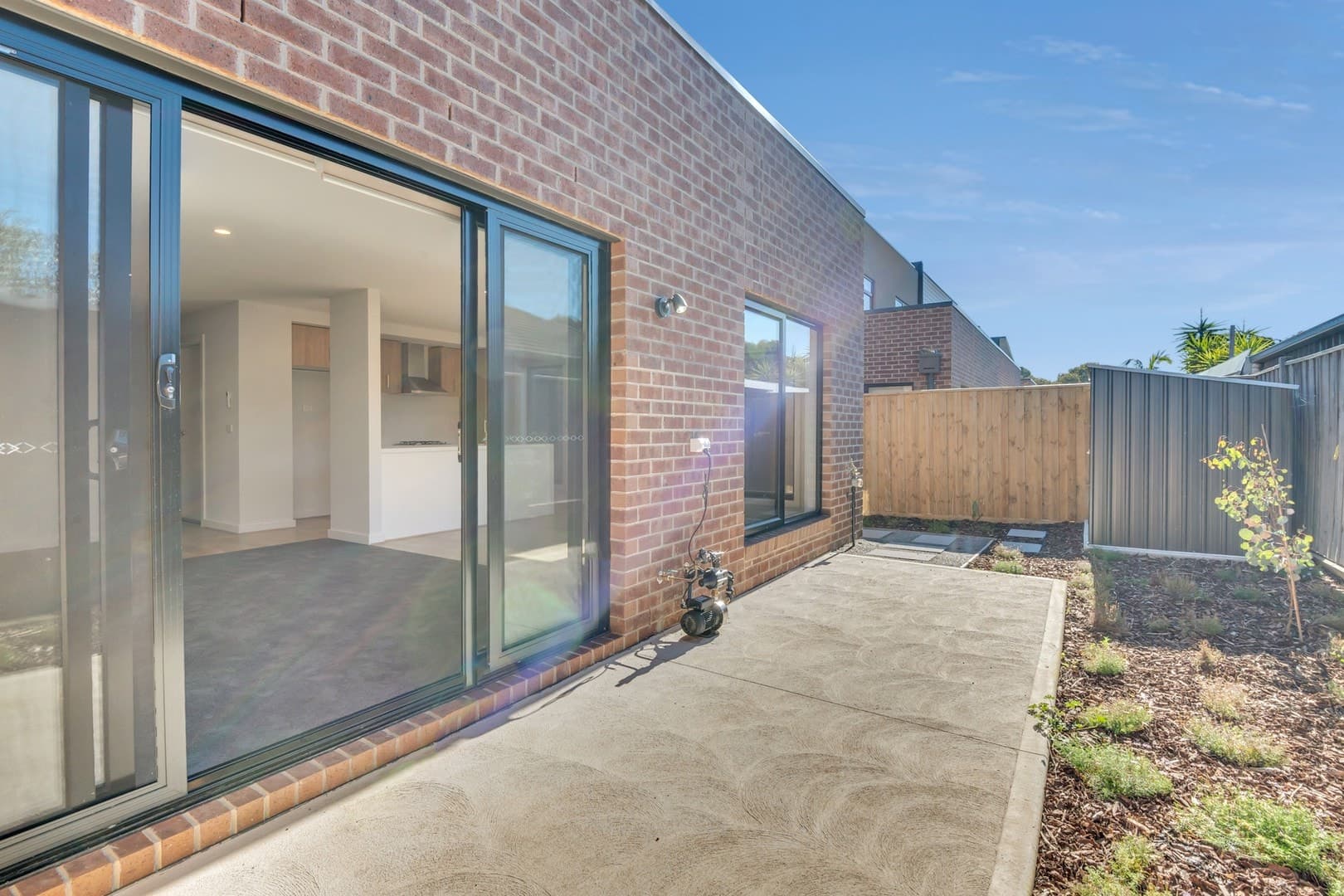 8 Gumvine LaneSouth Morang, VIC 3752  - Leased, South Morang - Thumbnail 3