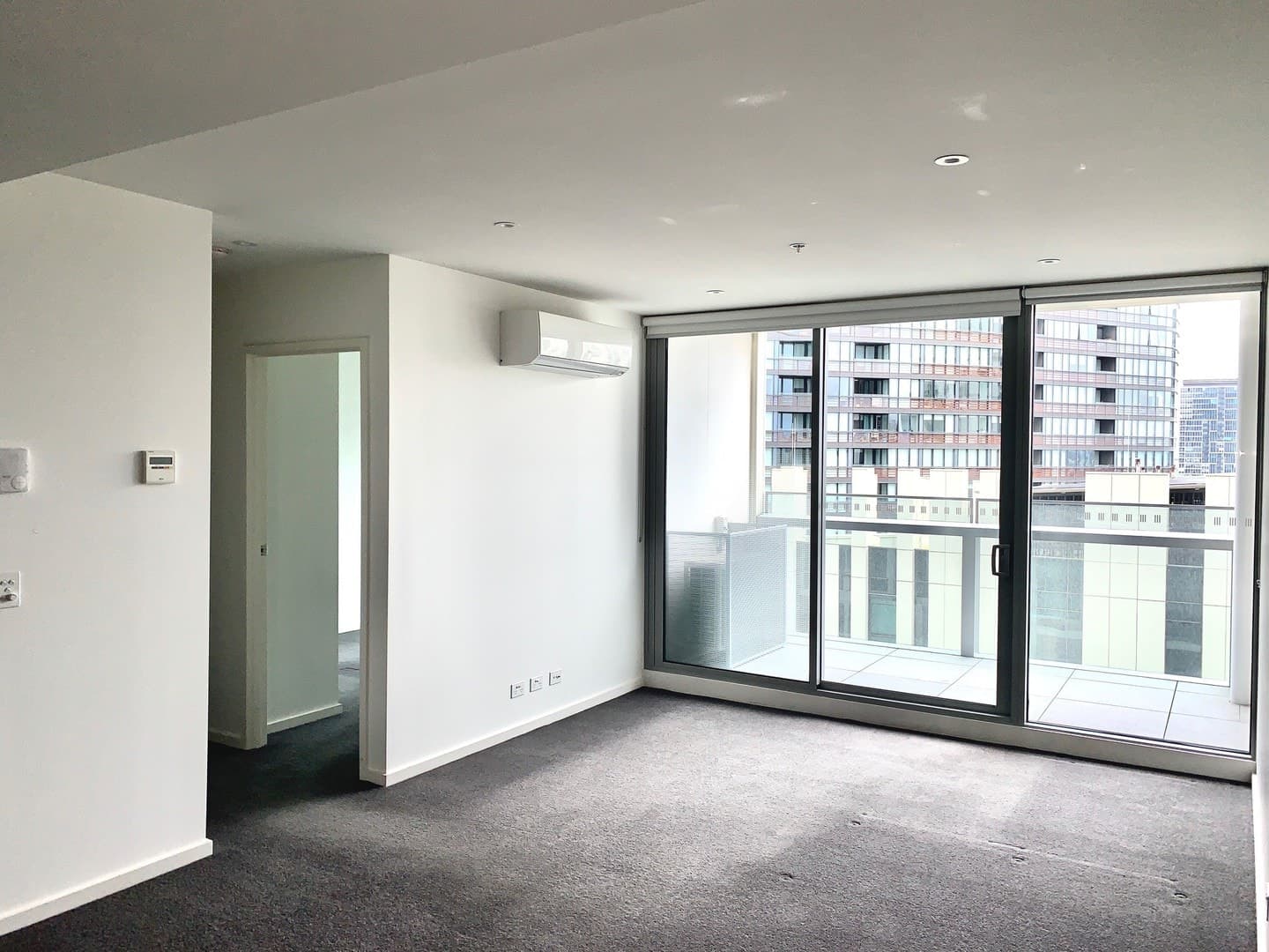 1710E/888 Collins Street, Docklands, VIC 3008, Docklands - Thumbnail 2