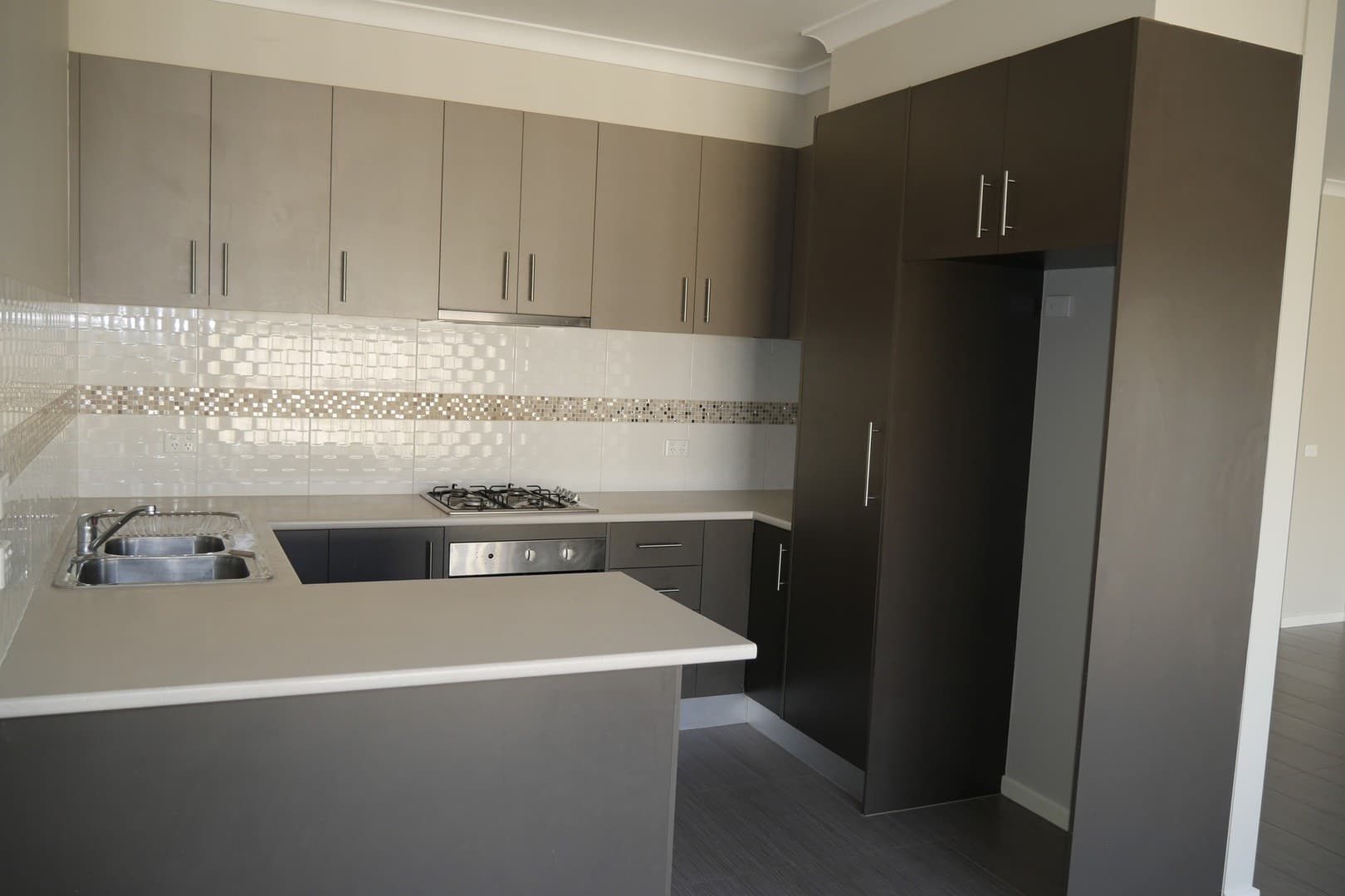 1/13 Bronton Close, Kurunjang, VIC 3337, Kurunjang - Thumbnail 2