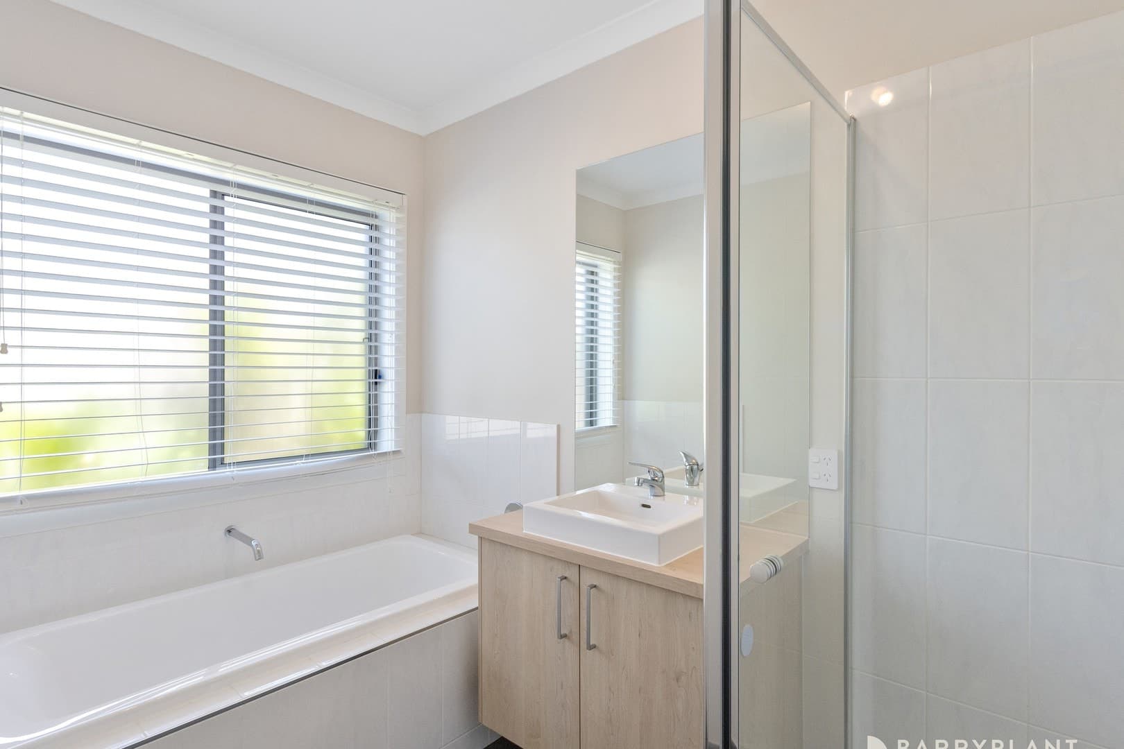 4 Guisard Way, Clyde North, VIC 3978, Clyde North - Thumbnail 8