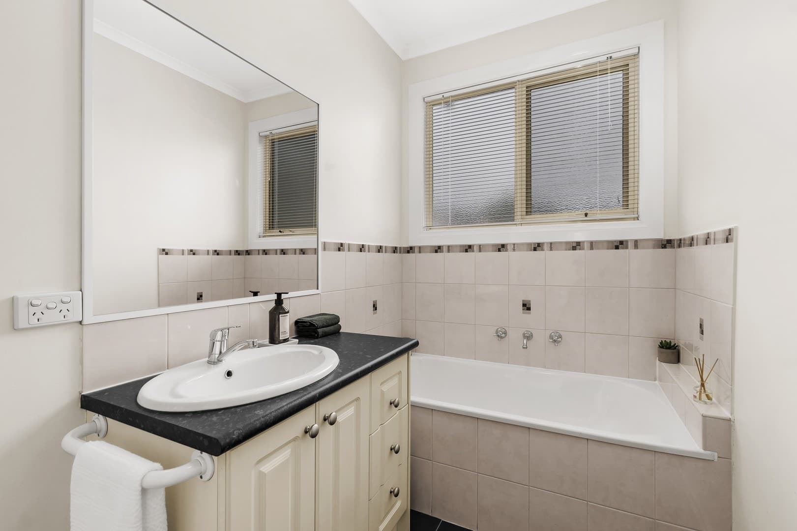 1/328 Lower Plenty Road, Viewbank, VIC 3084, Viewbank - Thumbnail 7