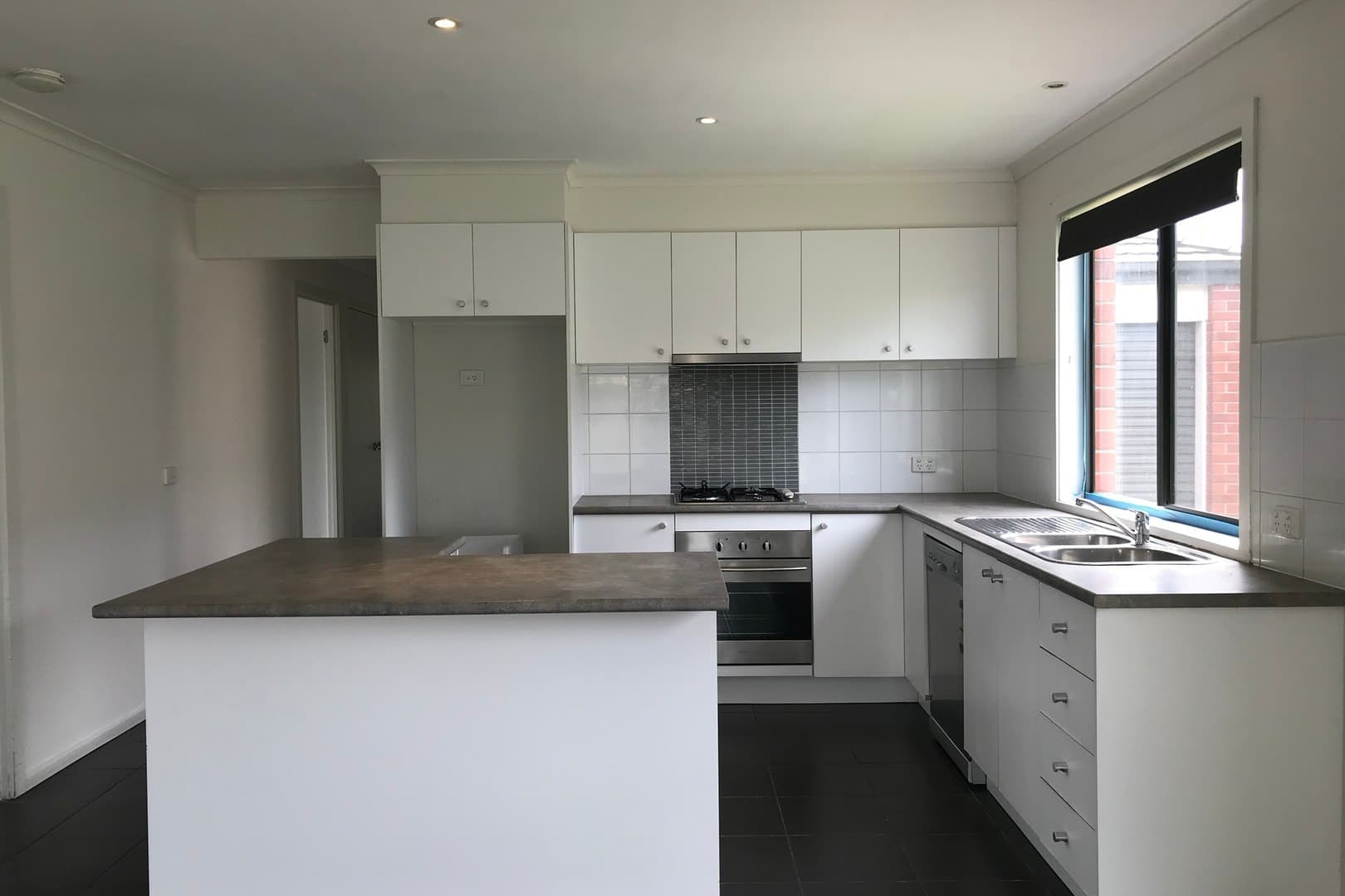 14 Wordsworth Drive, Berwick, VIC 3806, Berwick - Thumbnail 4