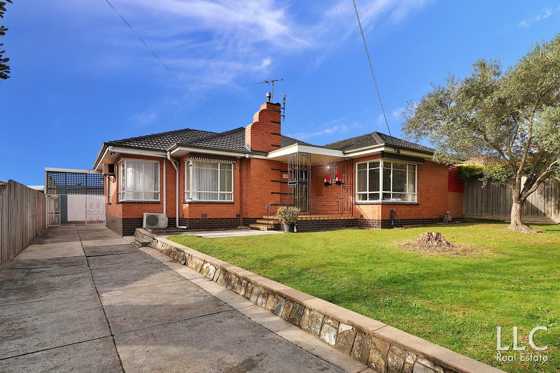 4/16 Tullius Avenue, Oakleigh East - Image 1