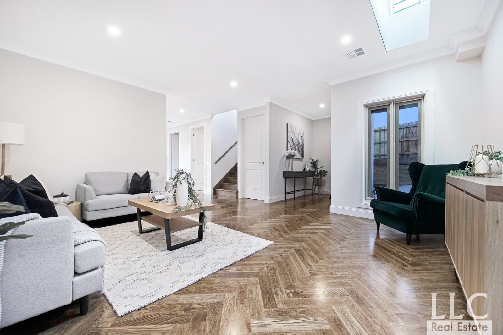 2/18 Brazilia Drive, Glen Waverley - Thumbnail 2