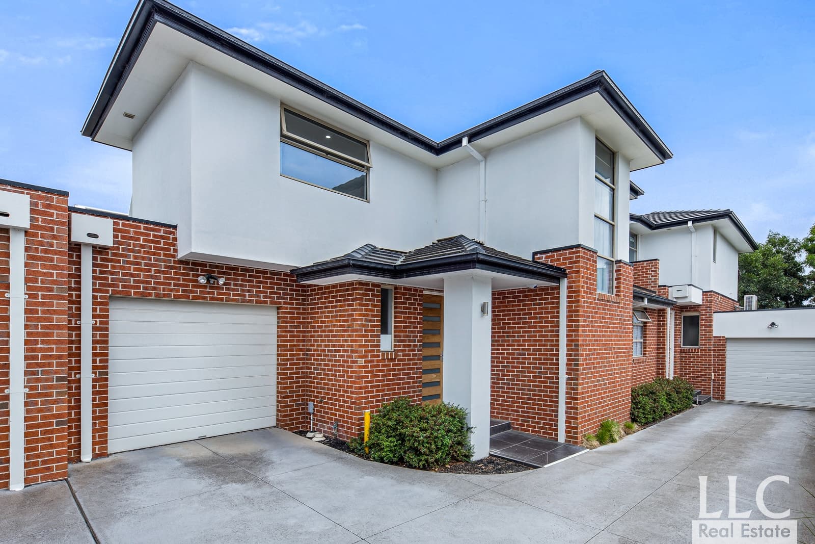 2/21 Kurrajong Avenue, Glen Waverley - Image 1