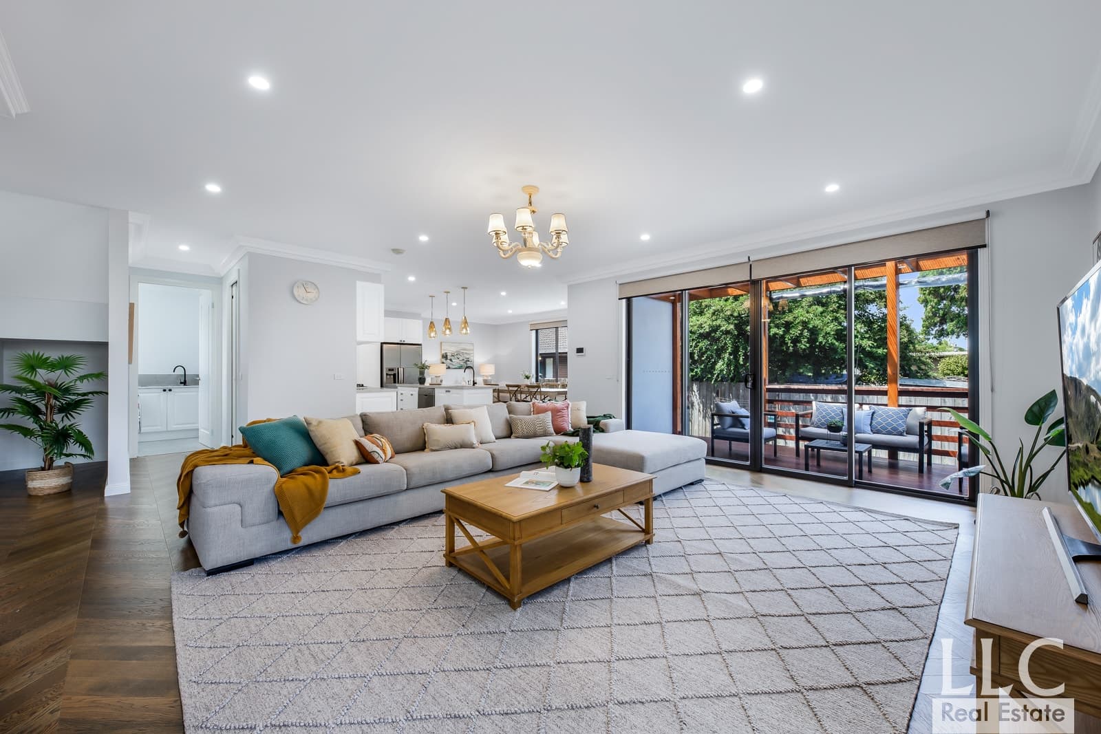 2/732 Highbury Road, Glen Waverley - Thumbnail 2