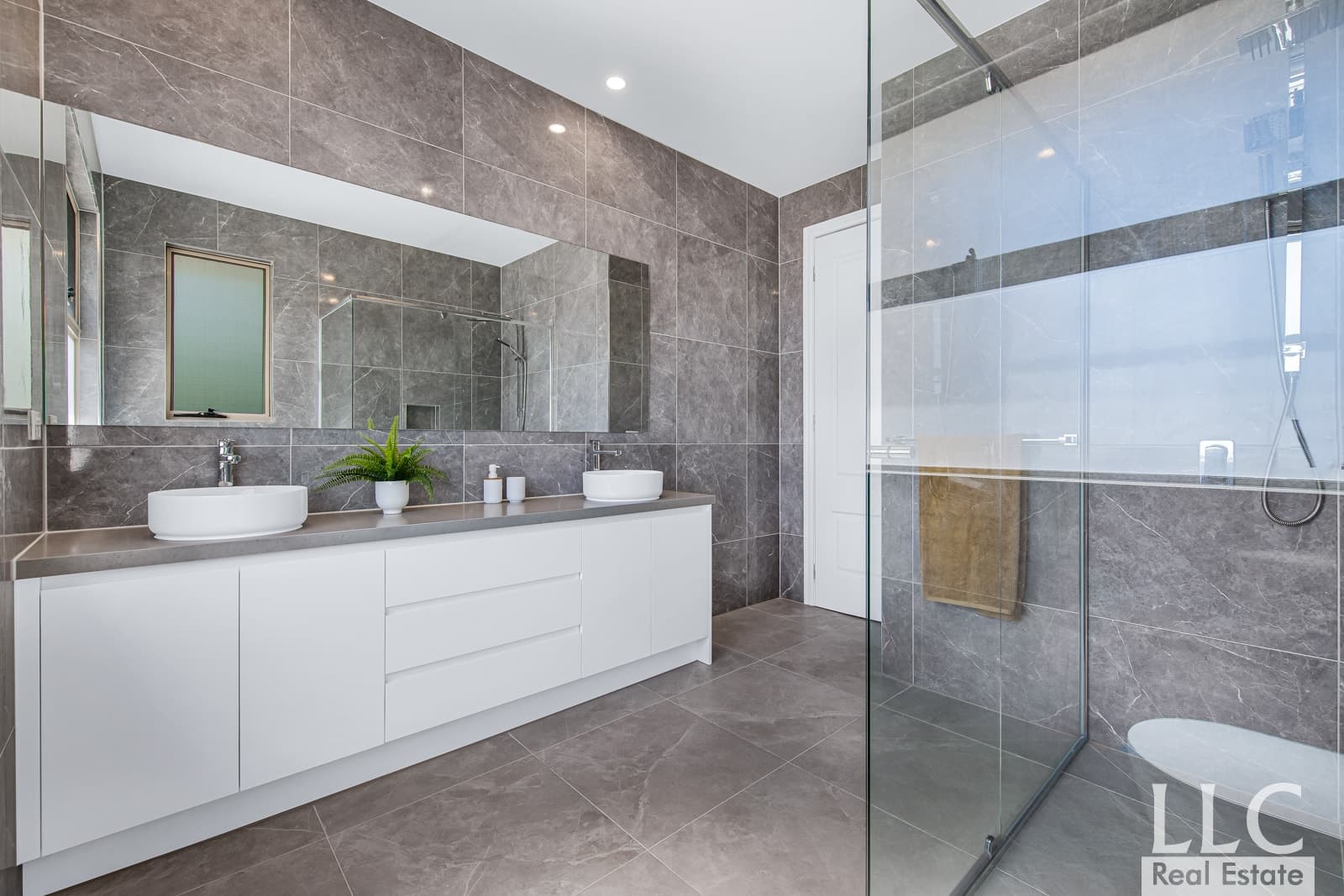 2/11 Branksome Grove, Blackburn South - Thumbnail 8