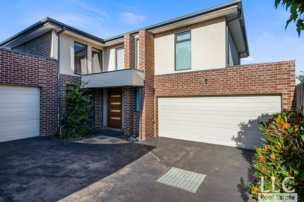 3/10 Dorgan Street, Mount Waverley - Image 1