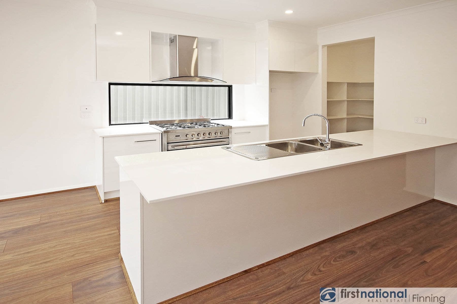 31 Elmslie Drive, Cranbourne East VIC 3977, Cranbourne East - Thumbnail 4