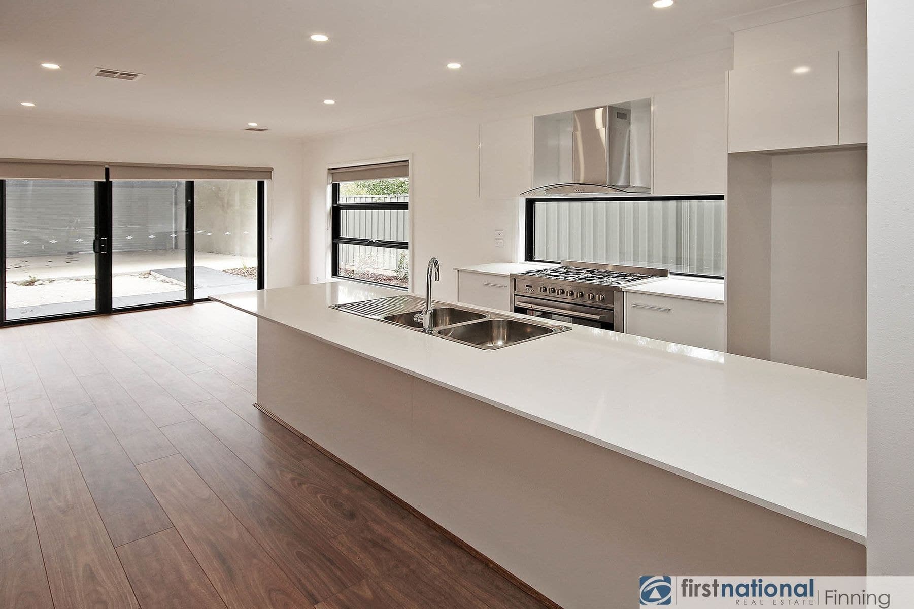 31 Elmslie Drive, Cranbourne East VIC 3977, Cranbourne East - Thumbnail 6