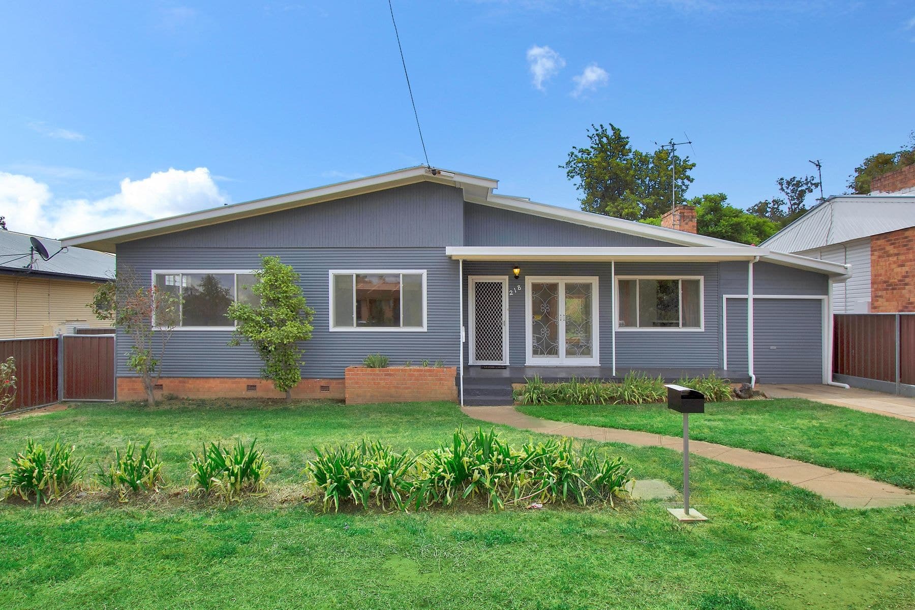 218 Johnston Street, Tamworth NSW 2340, Tamworth - Image 1