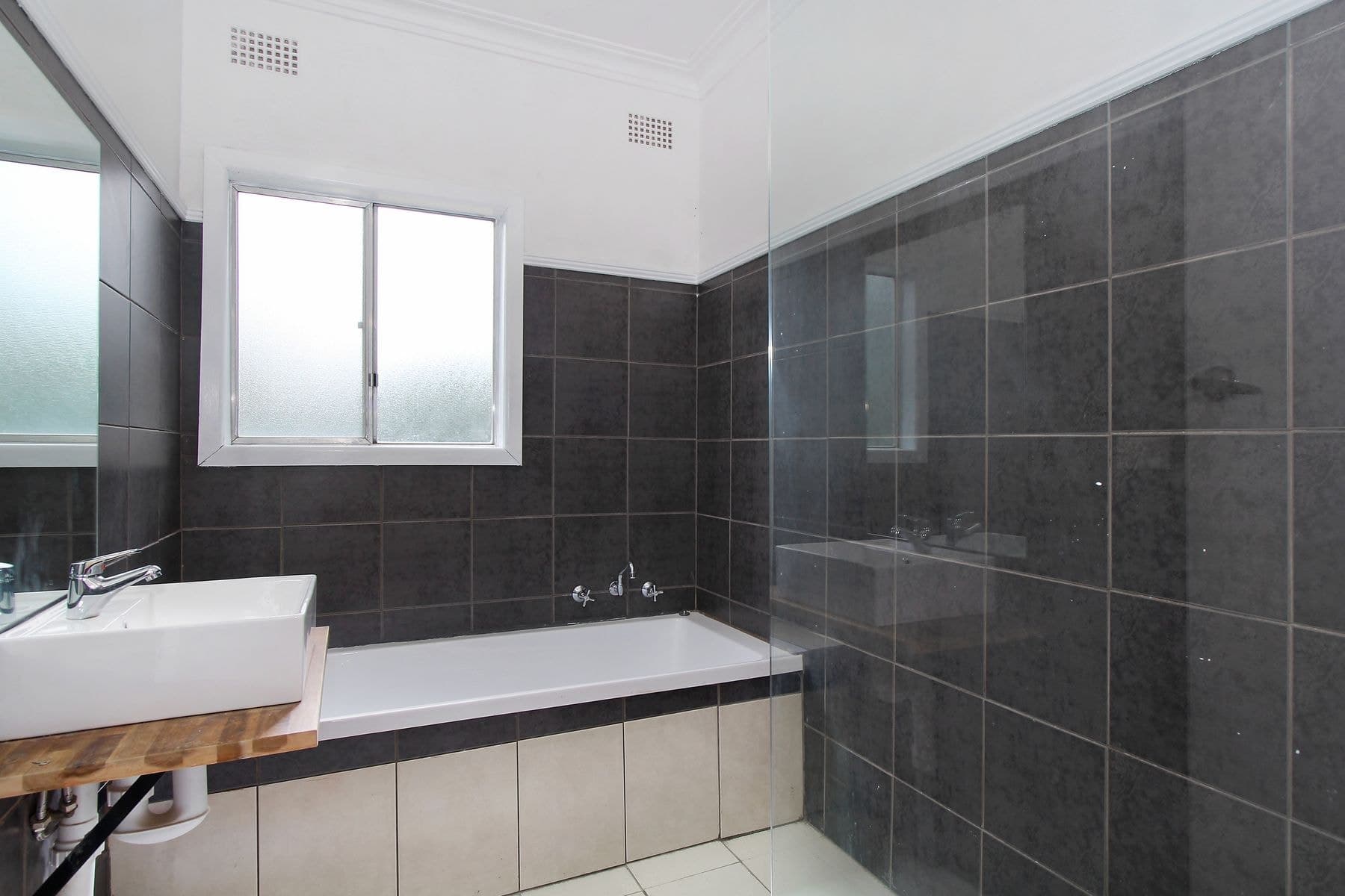 218 Johnston Street, Tamworth NSW 2340, Tamworth - Thumbnail 5