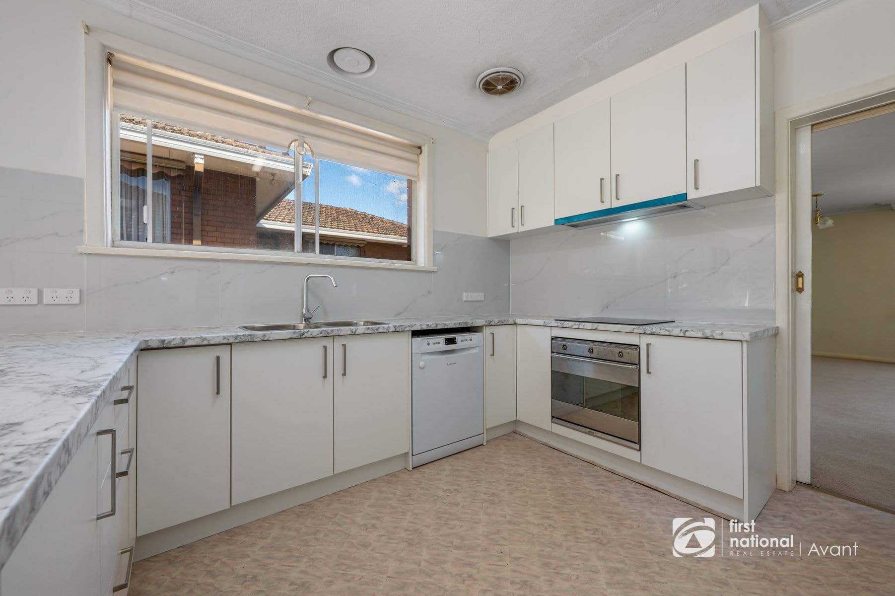 21 Gordon Road, Mount Waverley VIC 3149, Mount Waverley - Thumbnail 3