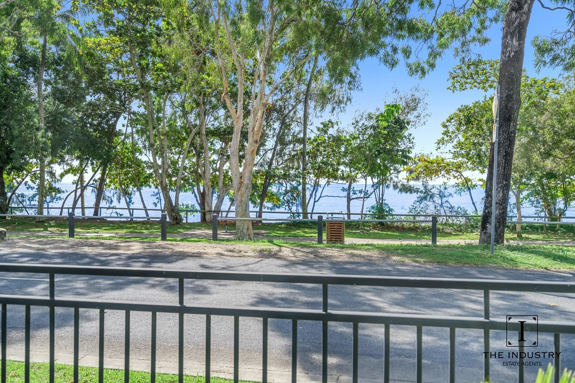 29-31 Casuarina Street, Holloways Beach - Thumbnail 2