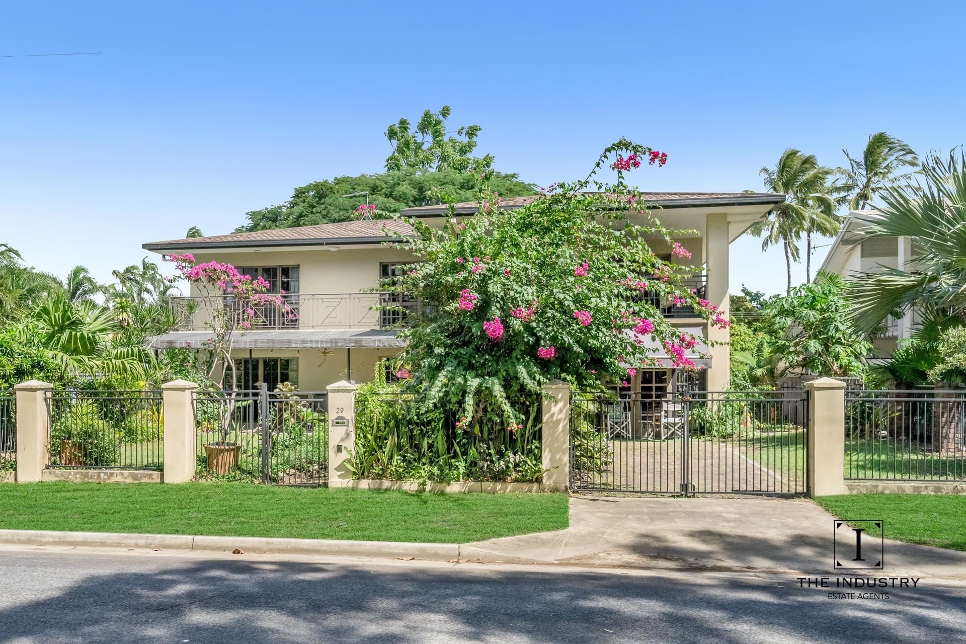 29-31 Casuarina Street, Holloways Beach - Thumbnail 7