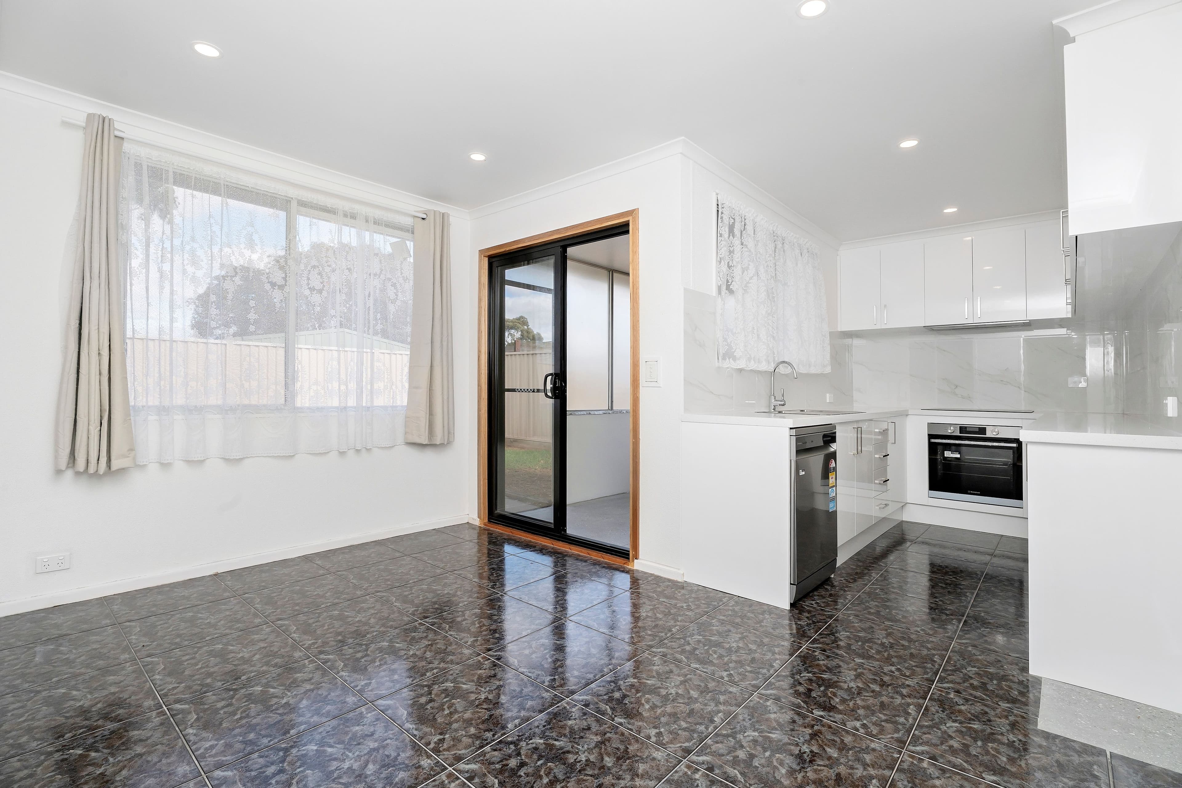 16 Valentine Crescent, Sunshine West VIC 3020, Sunshine West - Thumbnail 2