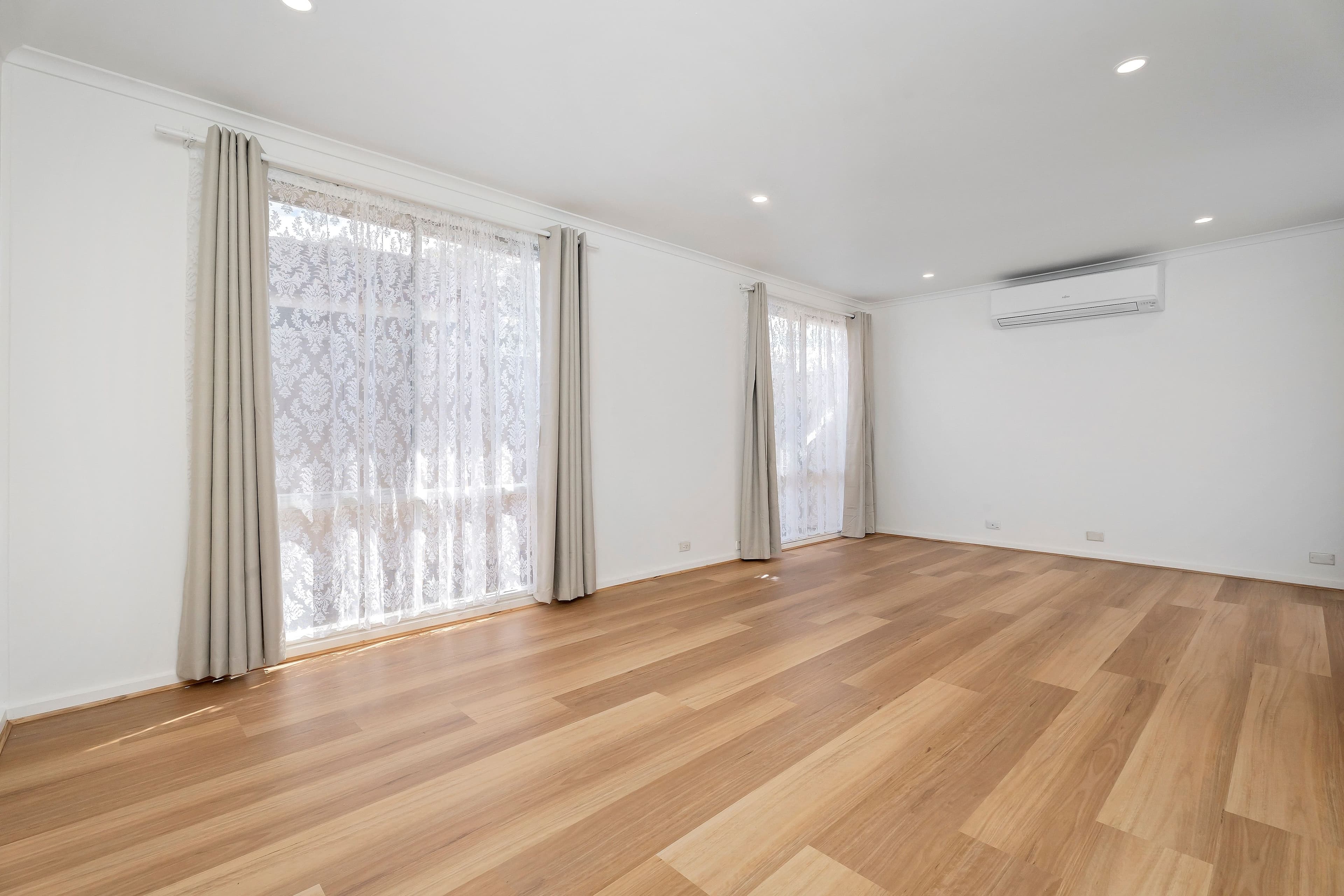 16 Valentine Crescent, Sunshine West VIC 3020, Sunshine West - Thumbnail 3