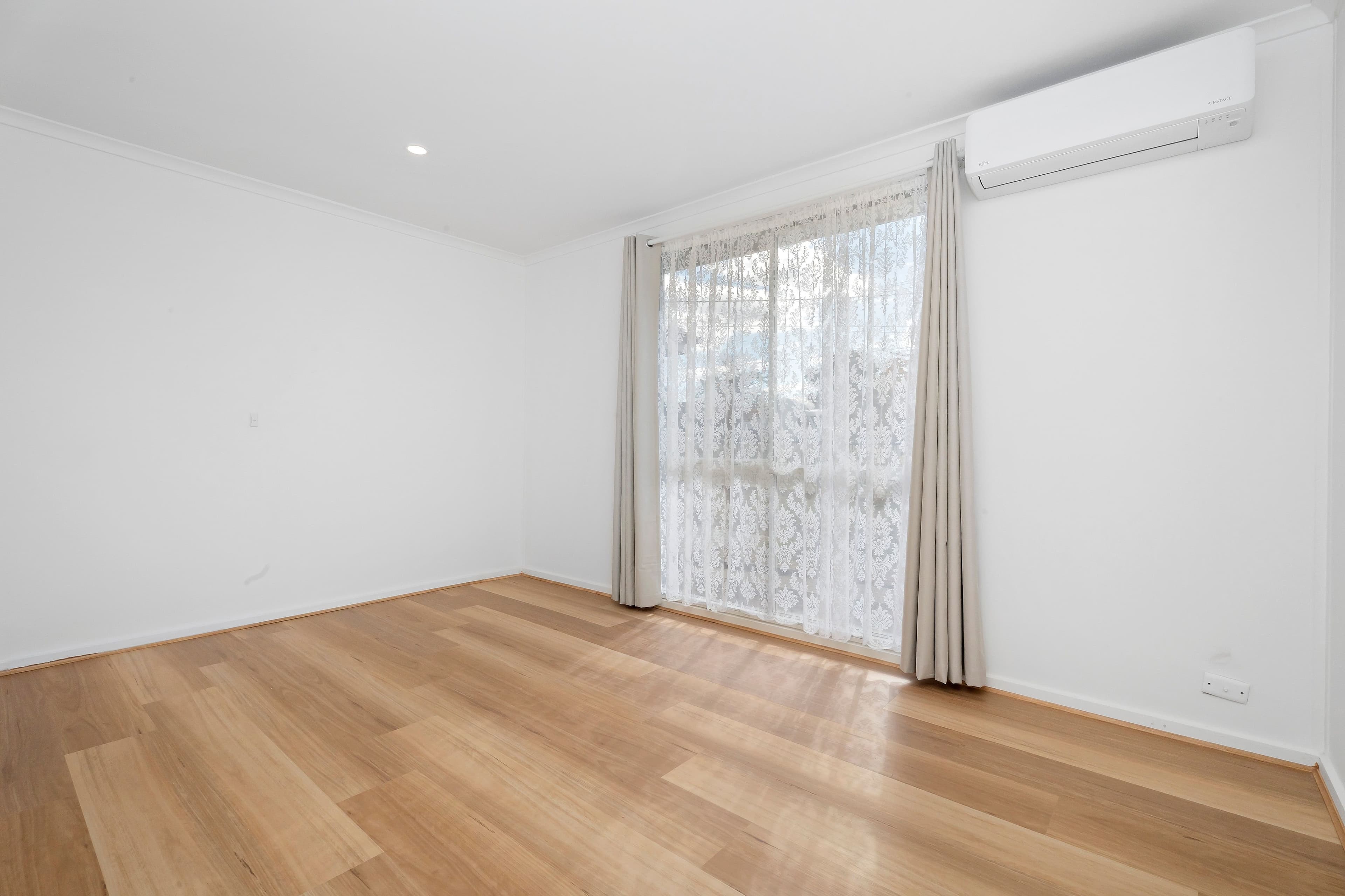16 Valentine Crescent, Sunshine West VIC 3020, Sunshine West - Thumbnail 5