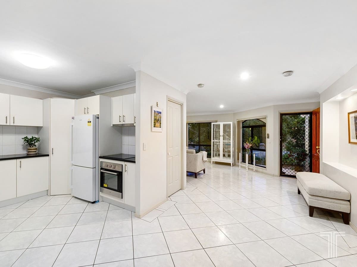 5/12 Greendale Way, Carindale, Carindale - Thumbnail 2