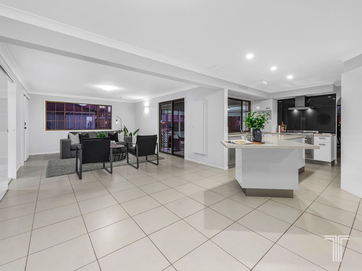 3 Kuhler Court, Carindale, Carindale - Thumbnail 3