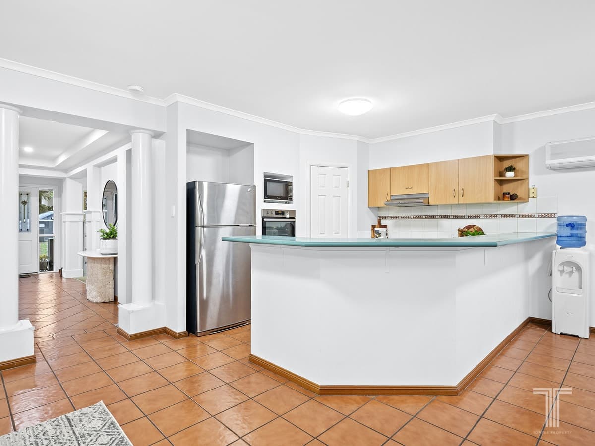 6 Winchcombe Court, Carindale, Carindale - Thumbnail 4
