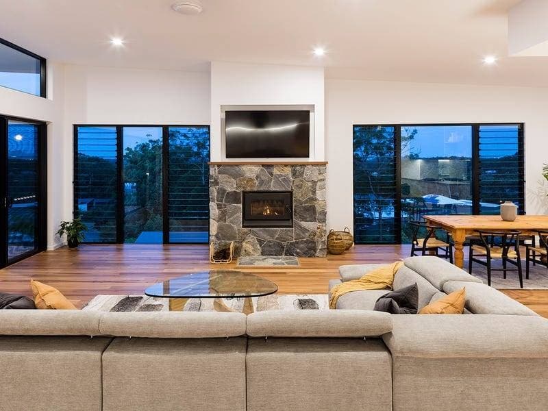 200 Palmview Forest Drive, Palmview - Thumbnail 2
