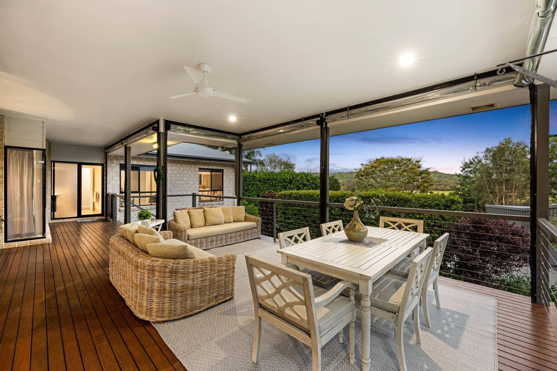 1A Woodchester Close, Rosemount - Thumbnail 2