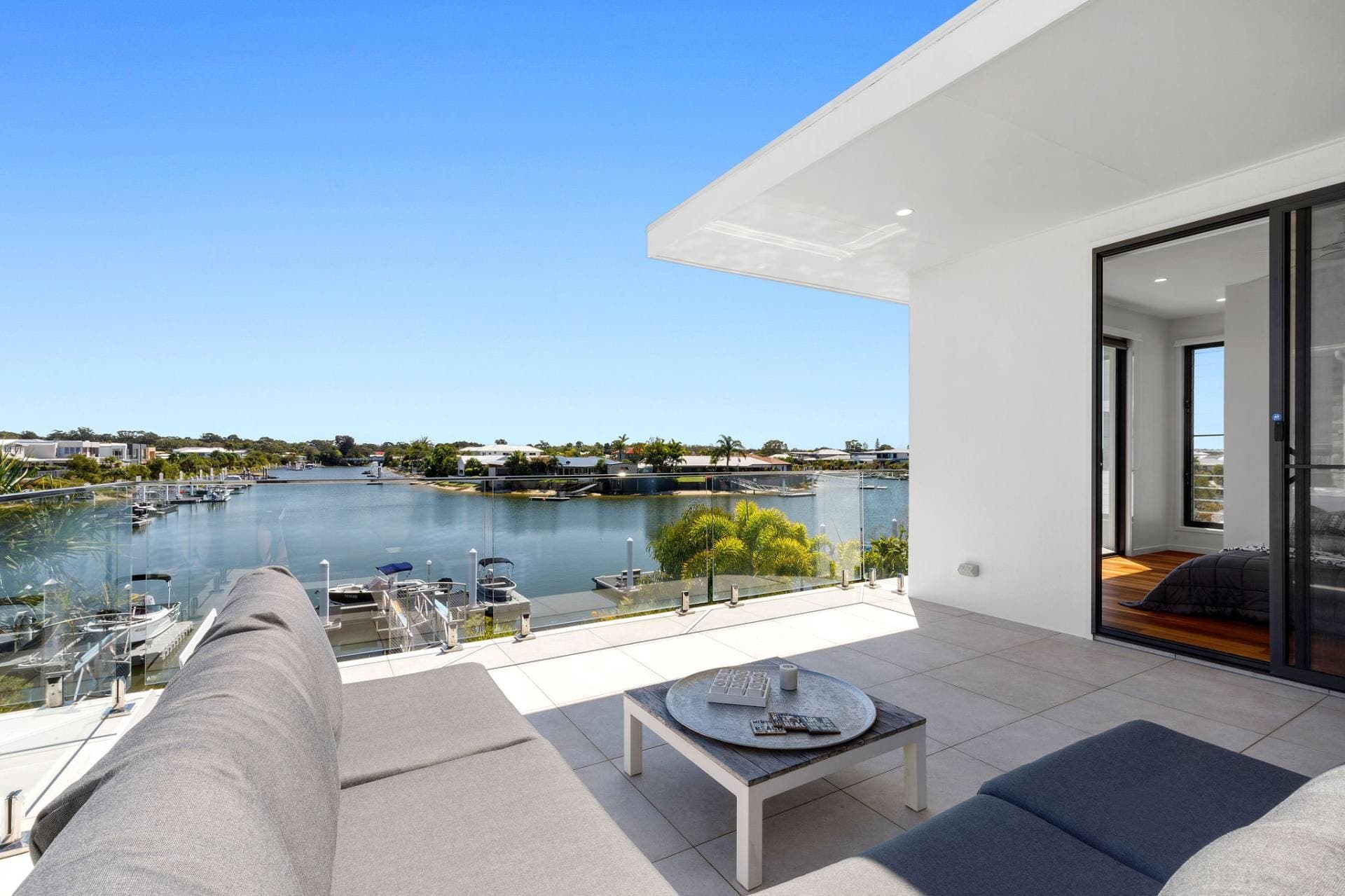 22 Riviera Place, Mountain Creek - Thumbnail 8