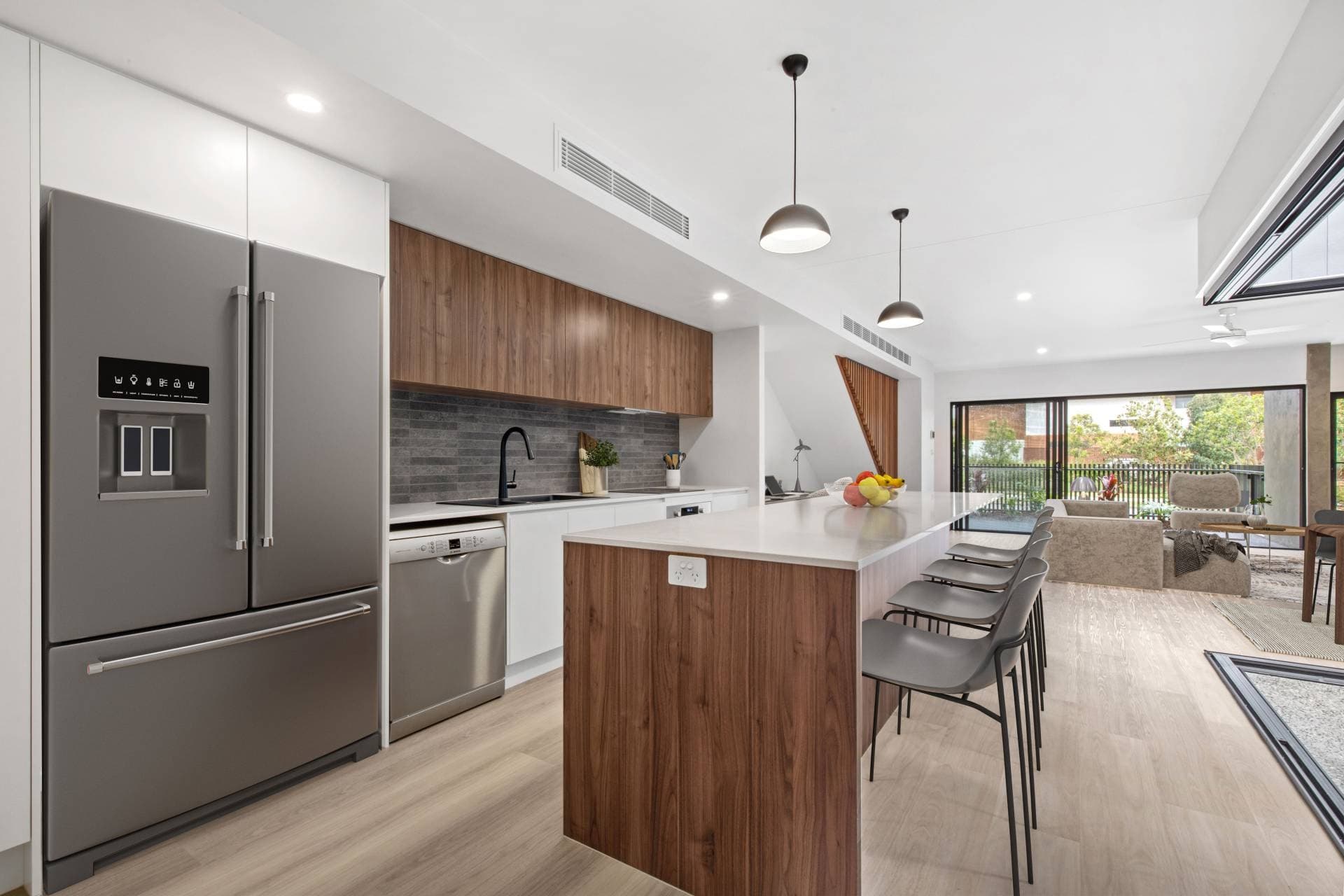 81 Sunrise Drive, Maroochydore - Thumbnail 2