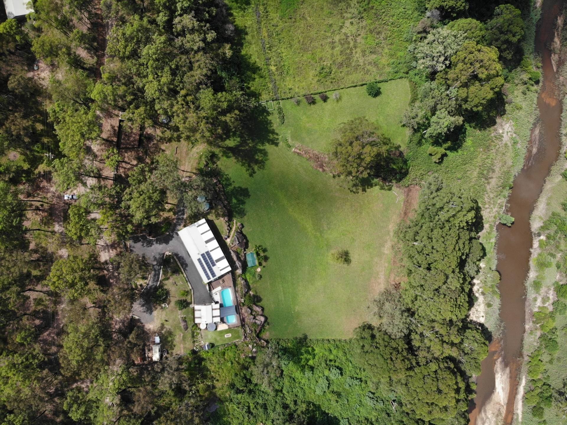 421 Upper Macdonald Rd, St Albans - Image 1