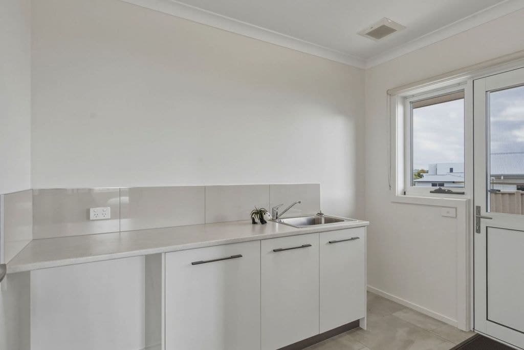 29 Bowman Drive, Penguin - Thumbnail 8