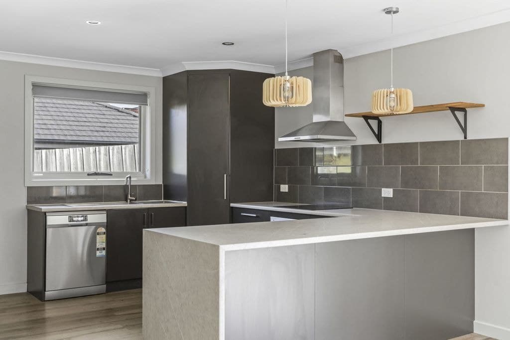 93 Parklands Parade, Newnham - Thumbnail 2