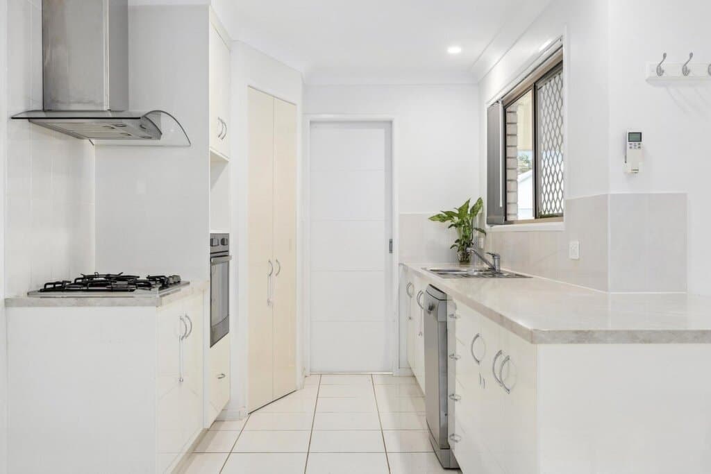 23 Gordon Street, Mount Morgan - Thumbnail 2