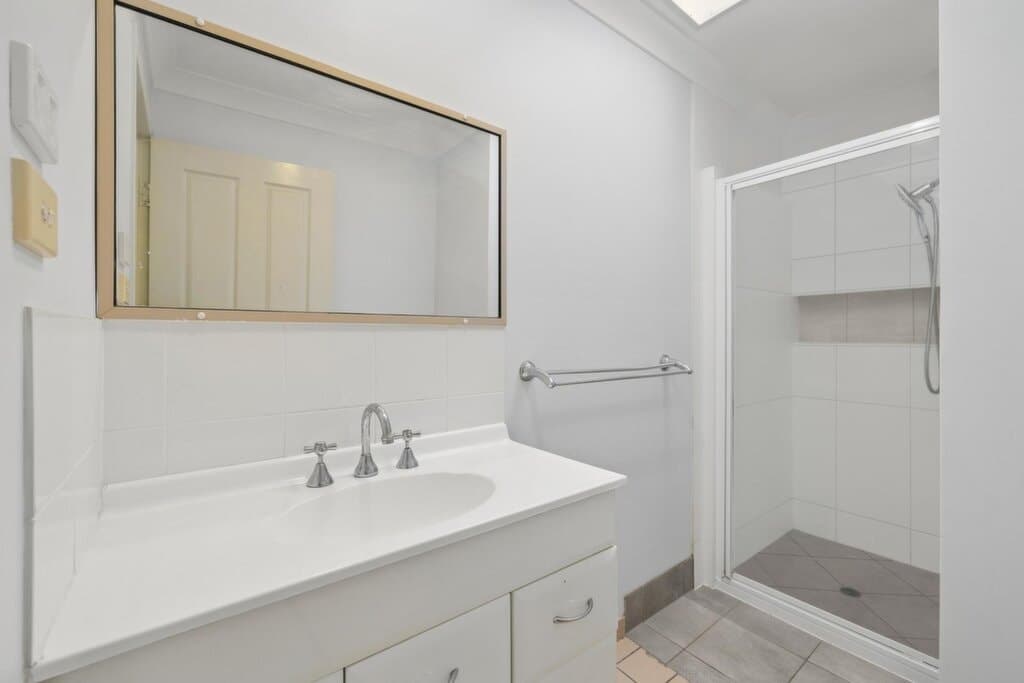 1 & 2/408 Thozet Road, Frenchville - Thumbnail 4