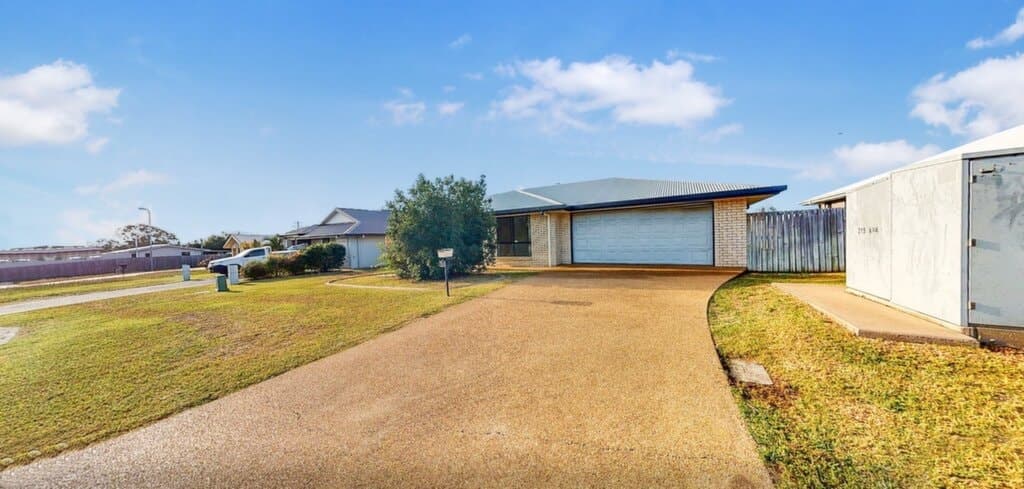 34 Bronco Crescent, Gracemere - Thumbnail 2